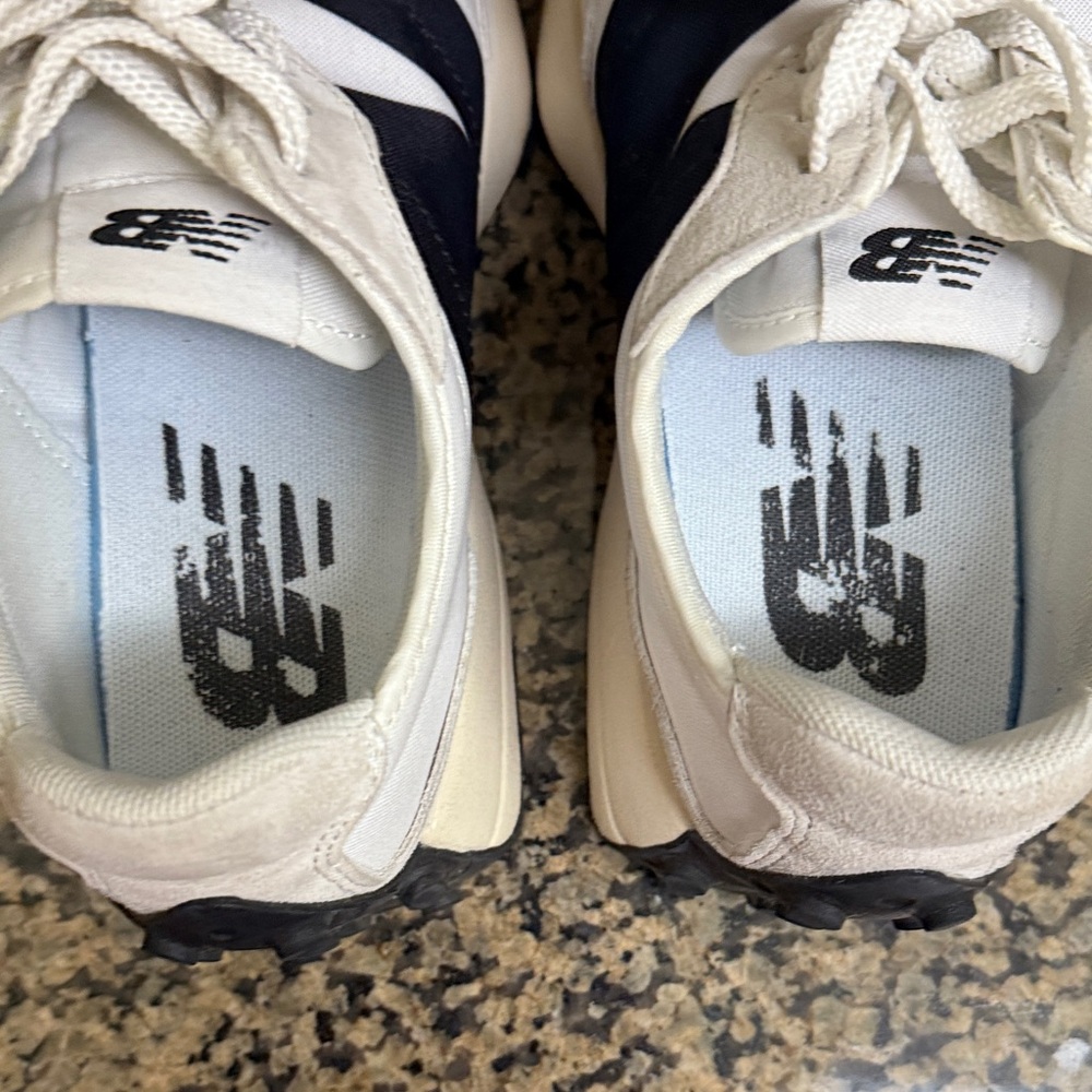 New Balance 327 Sneakers - Picture 6 of 7